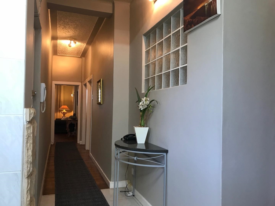 To Let 3 Bedroom Property for Rent in Sea Point Western Cape